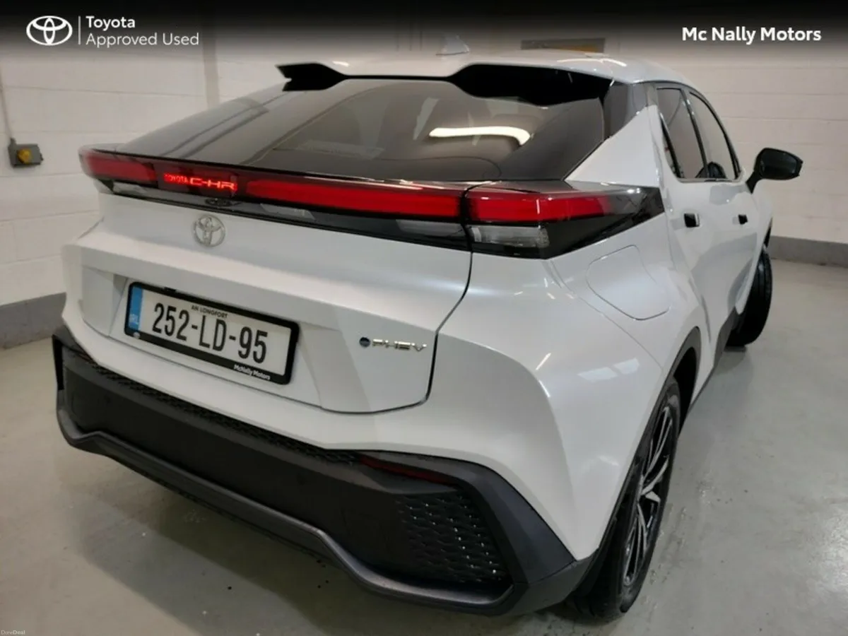 Toyota C-HR PHEV SPORT DEMO CAREPACK - Image 3