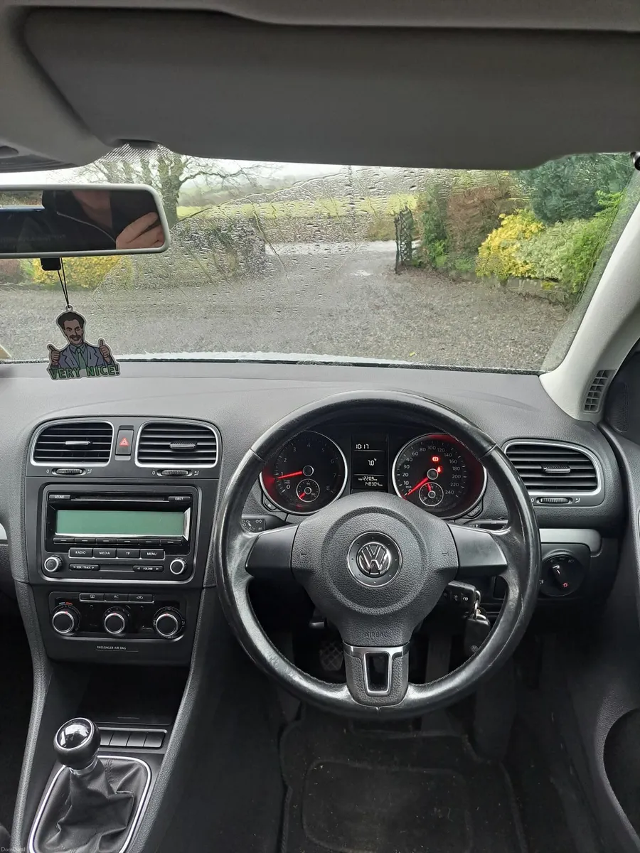 Volkswagen Golf 2011 - Image 3