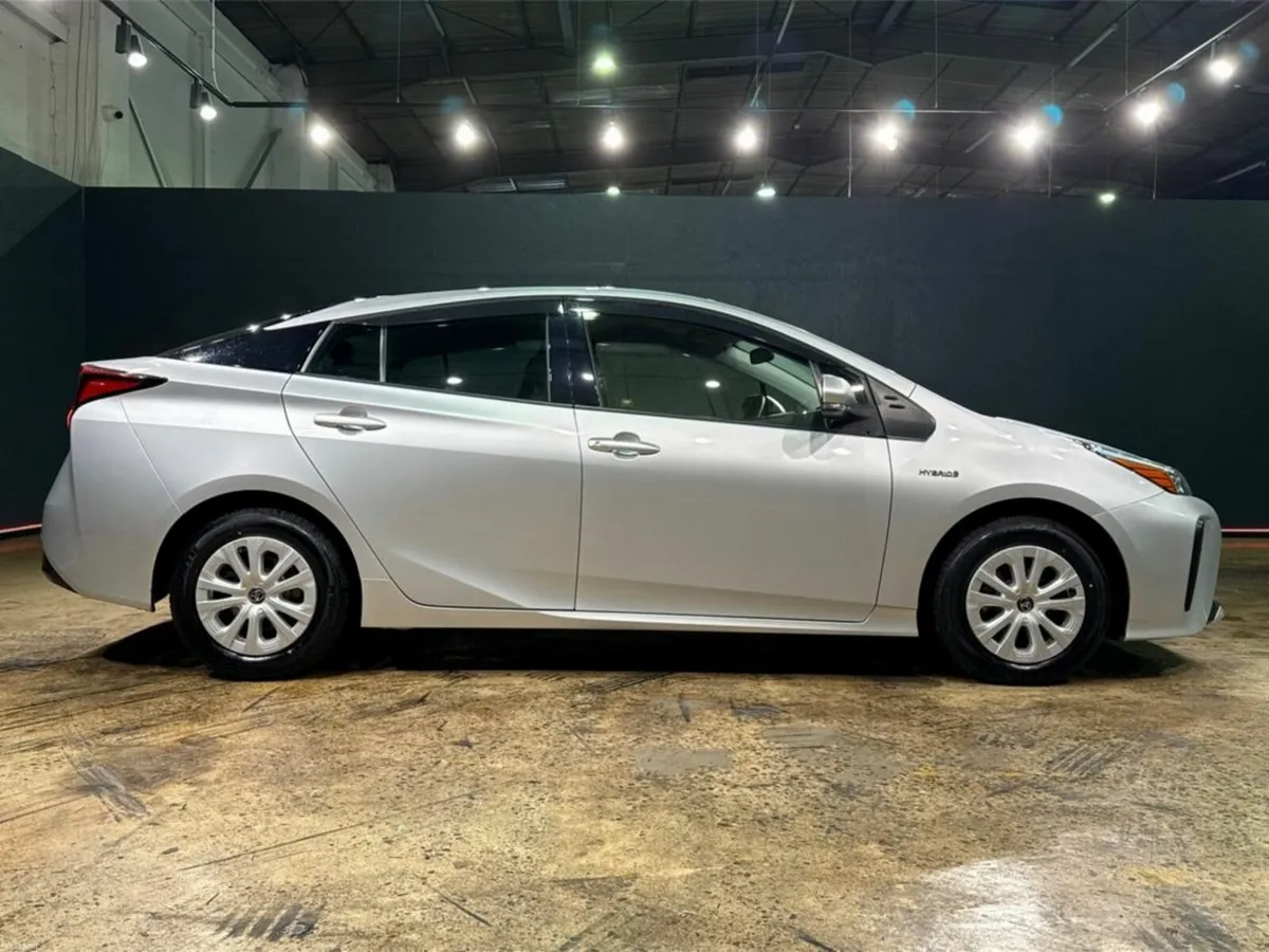 Toyota Prius AUTOMATIC 1.8L HYBRID - CRUISE CONTRO - Image 3