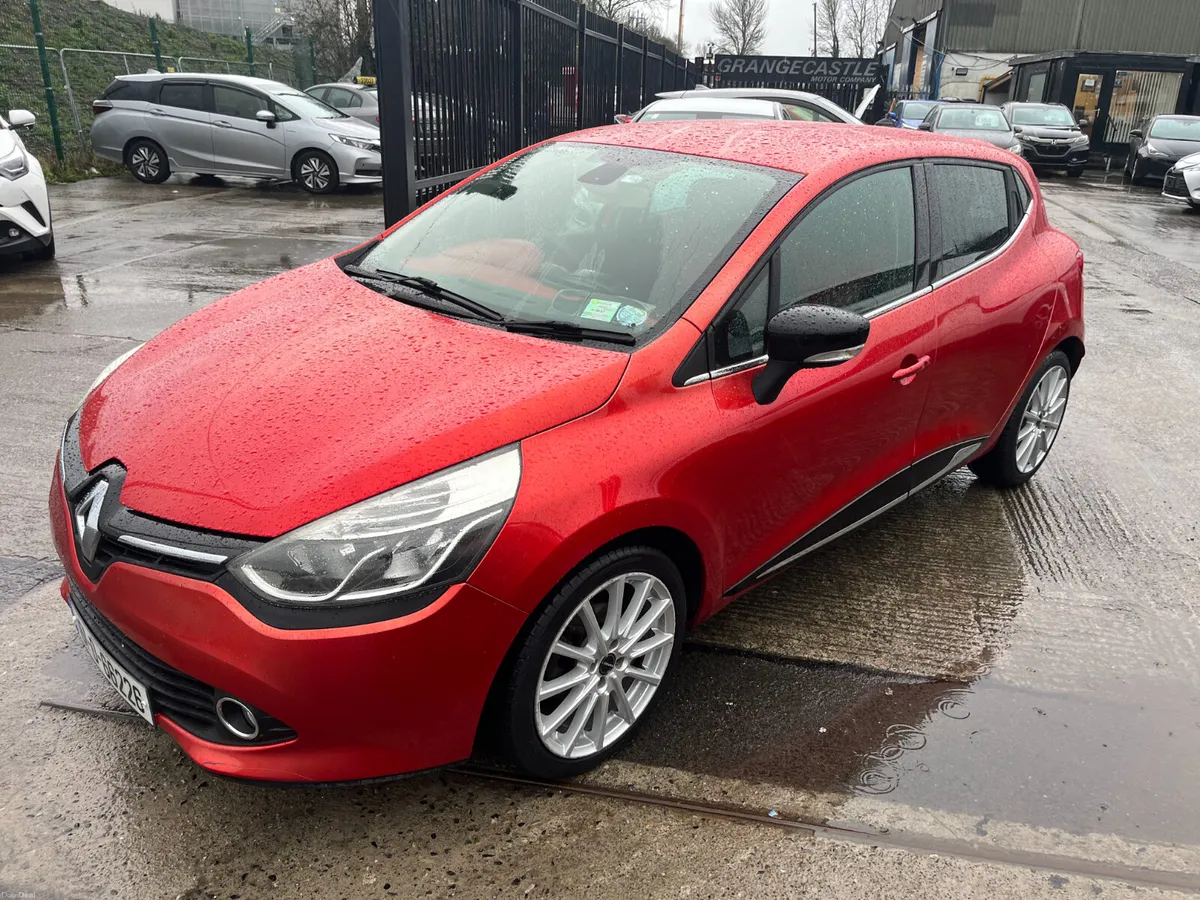 Renault Clio 2016, 1.2 5DR AUTO LOW KM - Image 2