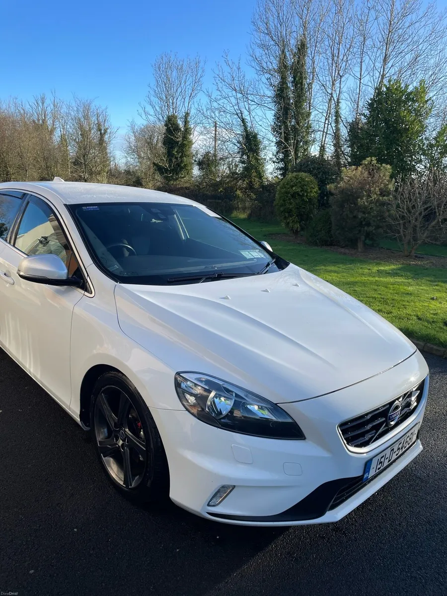 Volvo V40 R Design - Image 2