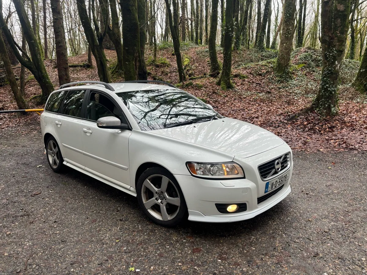 2011 Volvo V50 R design 1.6 Diesel 115PS - Image 3