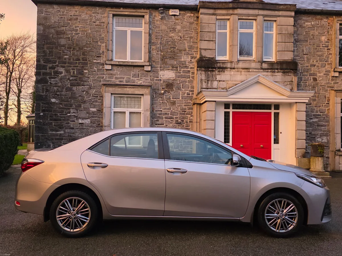 18 Toyota Corolla LUNA SPORT 1.33 NEW NCT - Image 3