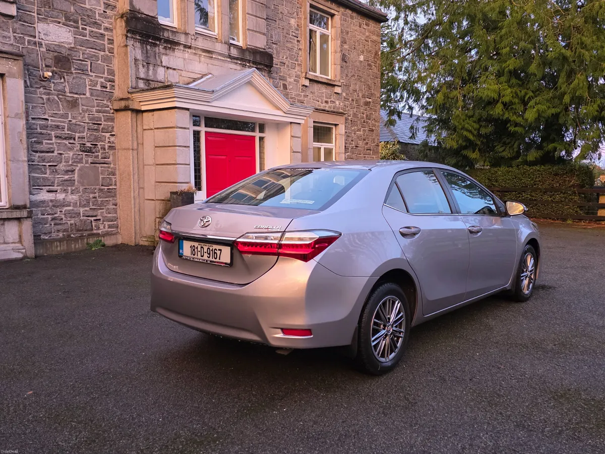 18 Toyota Corolla LUNA SPORT 1.33 NEW NCT - Image 4