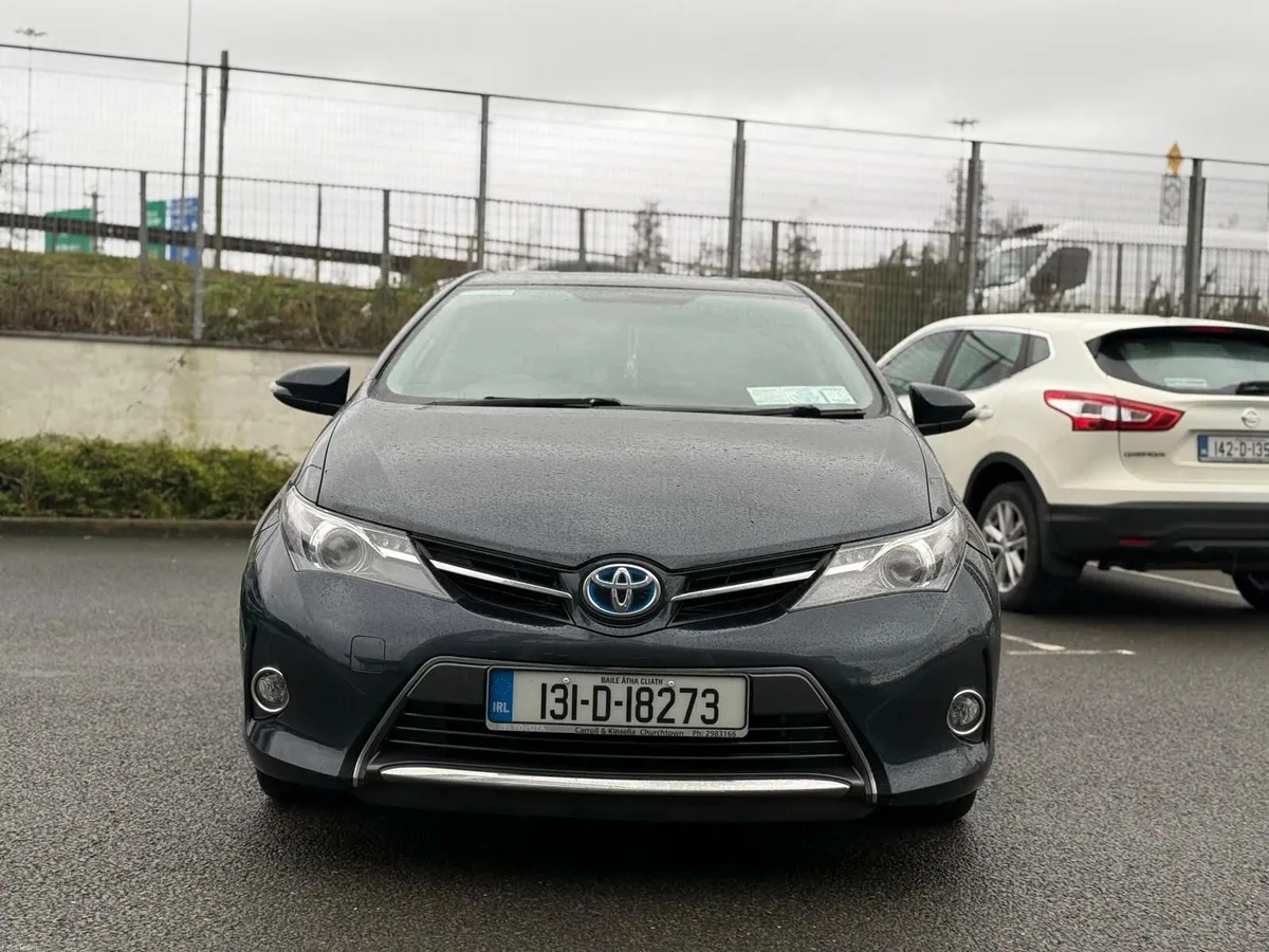 Toyota Auris 1.8 petrol hybrid - Image 1