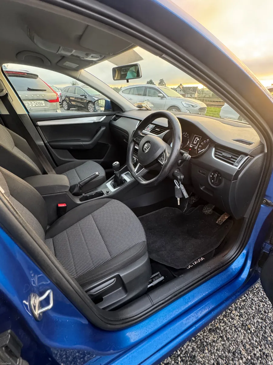 Skoda Octavia 2015 1.6 diesel - Image 4