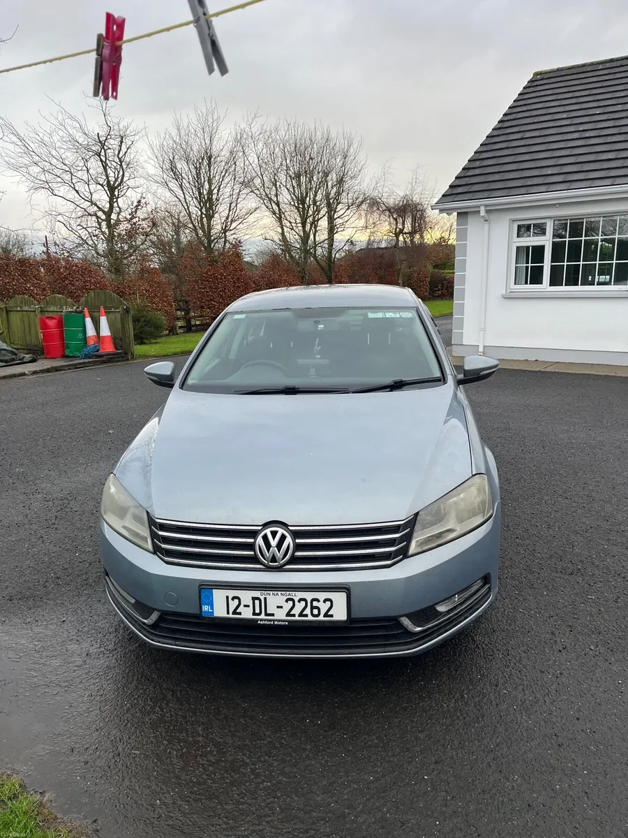 Volkswagen Passat 2012 - Image 2