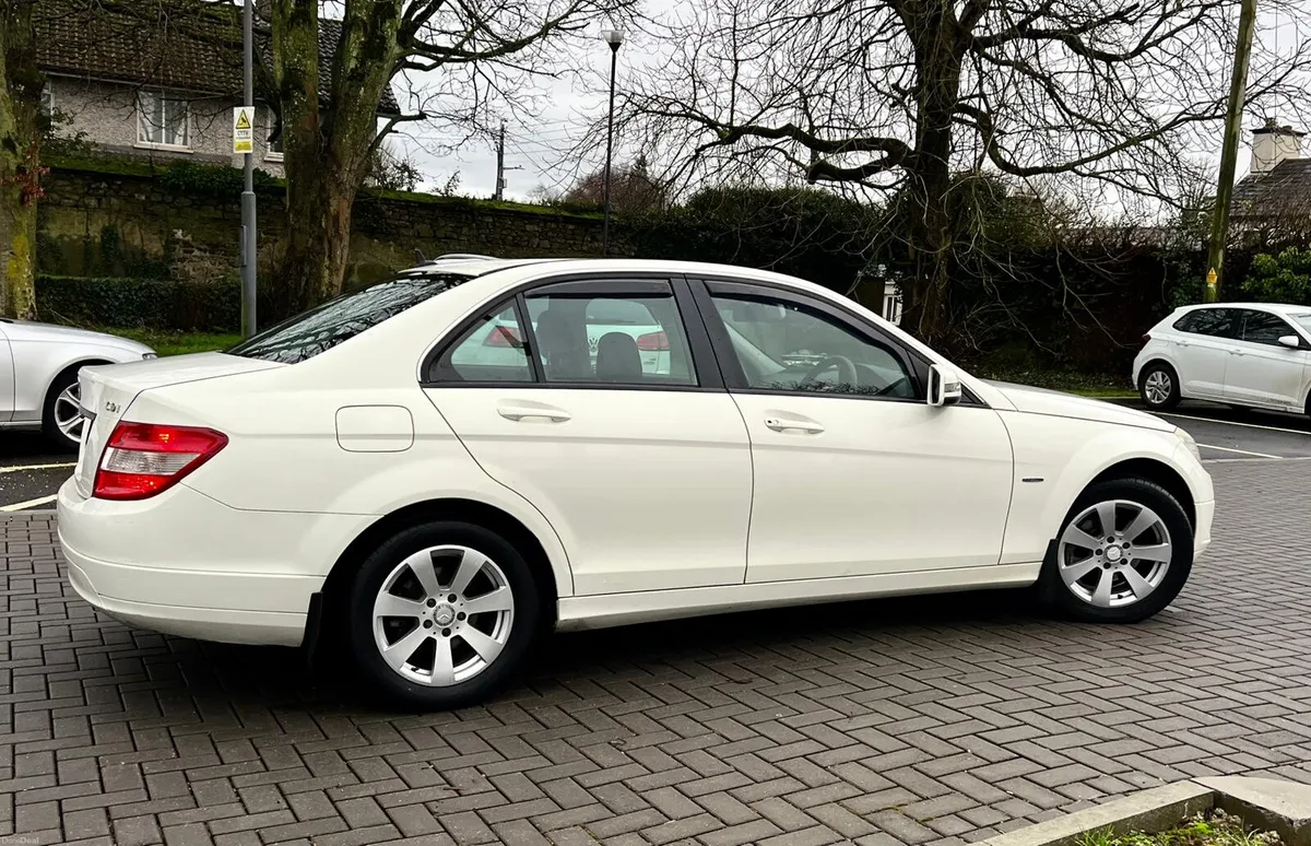 Mercedes-Benz C200 2.1 Diesel new nct 9/26 tax - Image 4