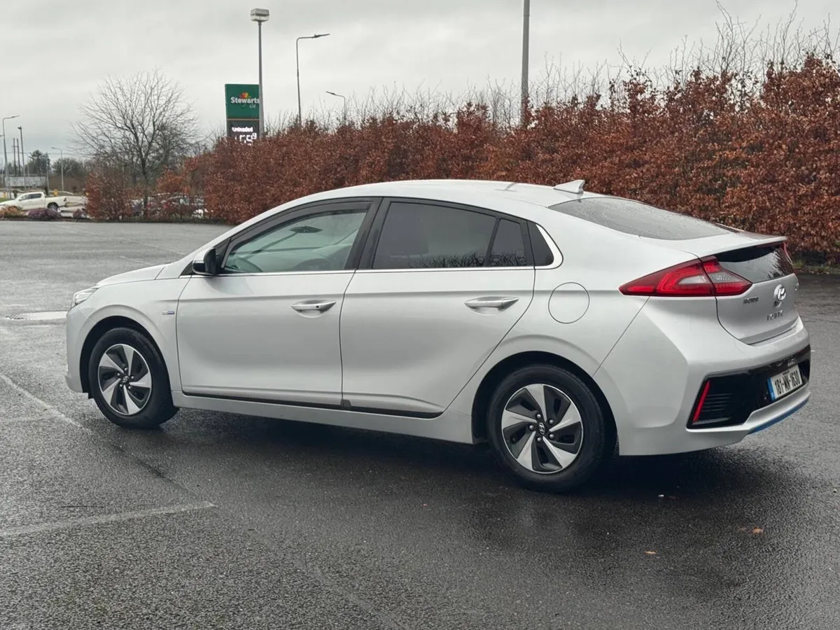 Hyundai IONIQ AUTOMATIC - Image 4