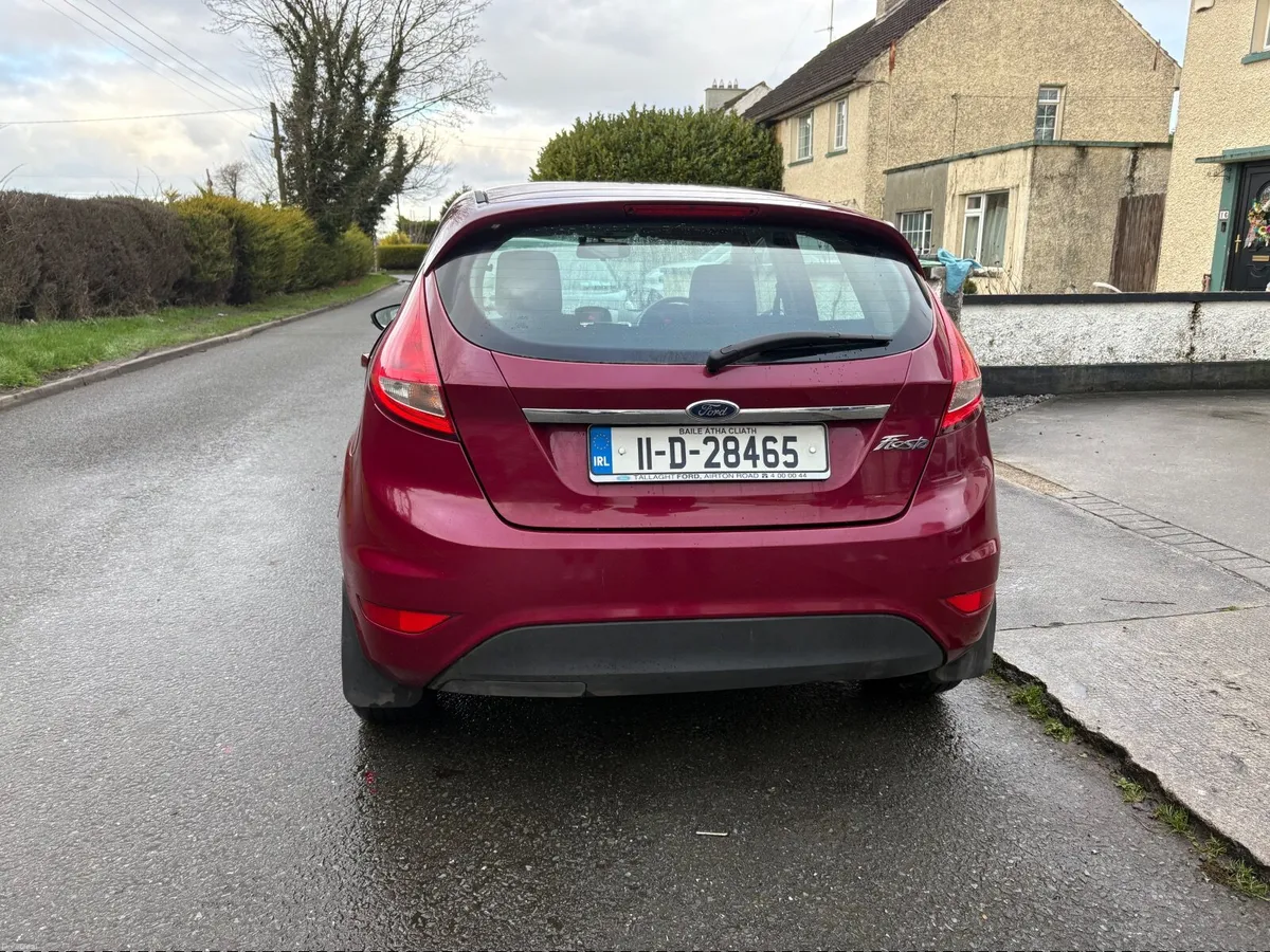Ford Fiesta 2011 - Image 2