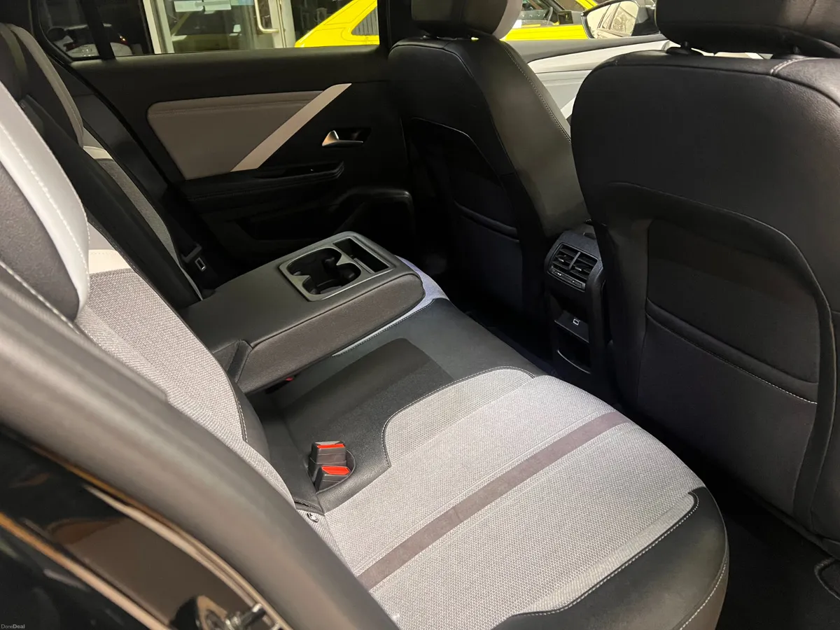 Rare AUTOMATIC DIESEL Sports Tourer ELEGANCE As Ne - Image 4