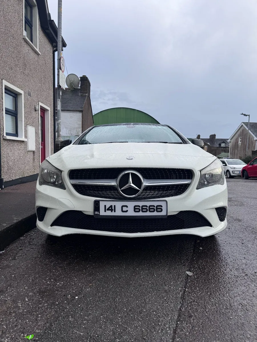 Mercedes CLA 180 URBAN 1.6 Petrol Manual - Image 3