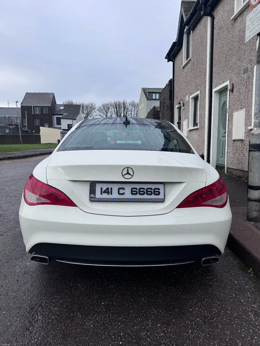 Mercedes CLA 180 URBAN 1.6 Petrol Manual - Image 4