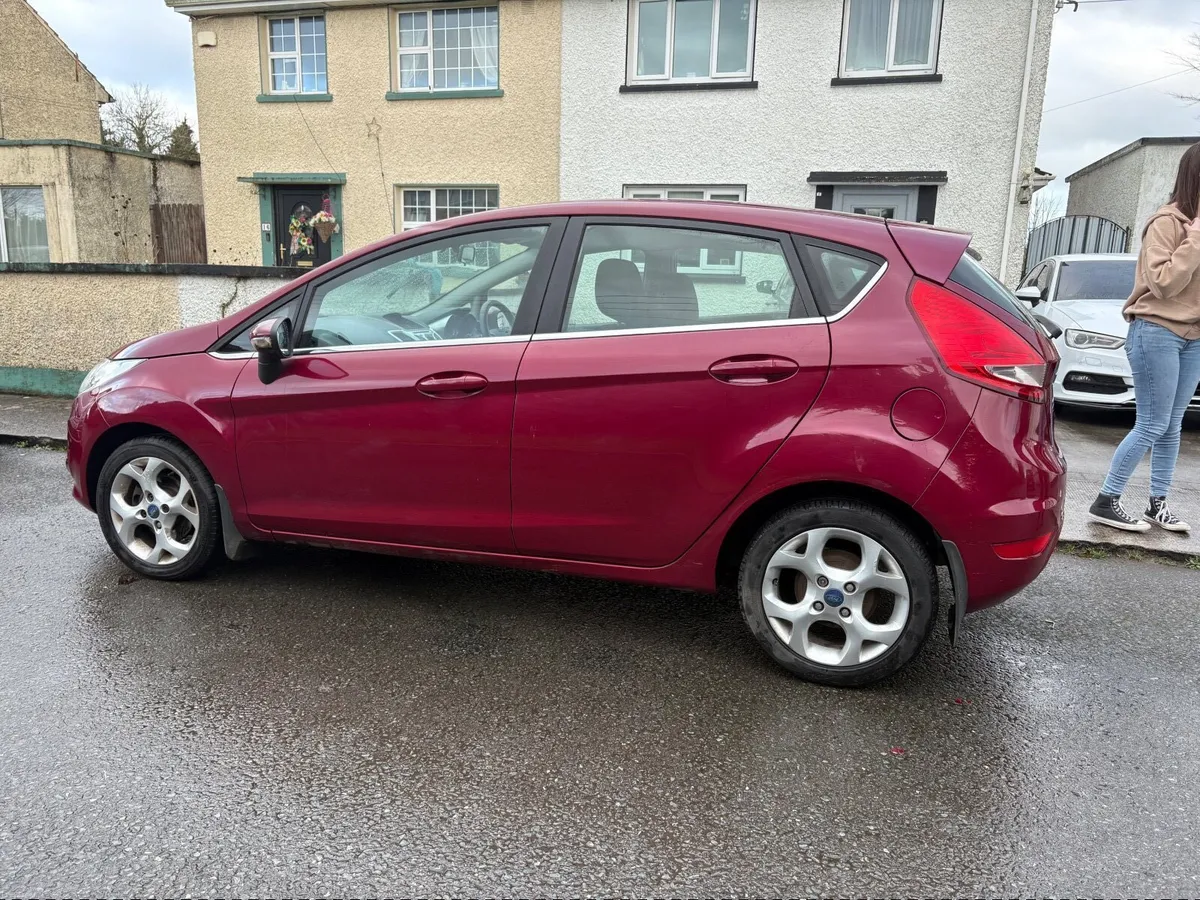 Ford Fiesta 2011 - Image 3
