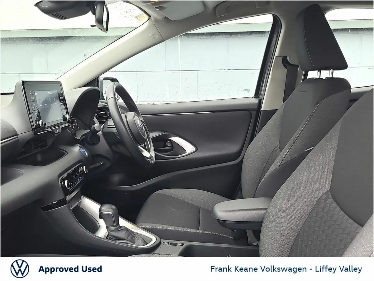 Toyota Yaris LUNA 1.5 HYBRID *ONE OWNER* *IRISH CA - Image 4