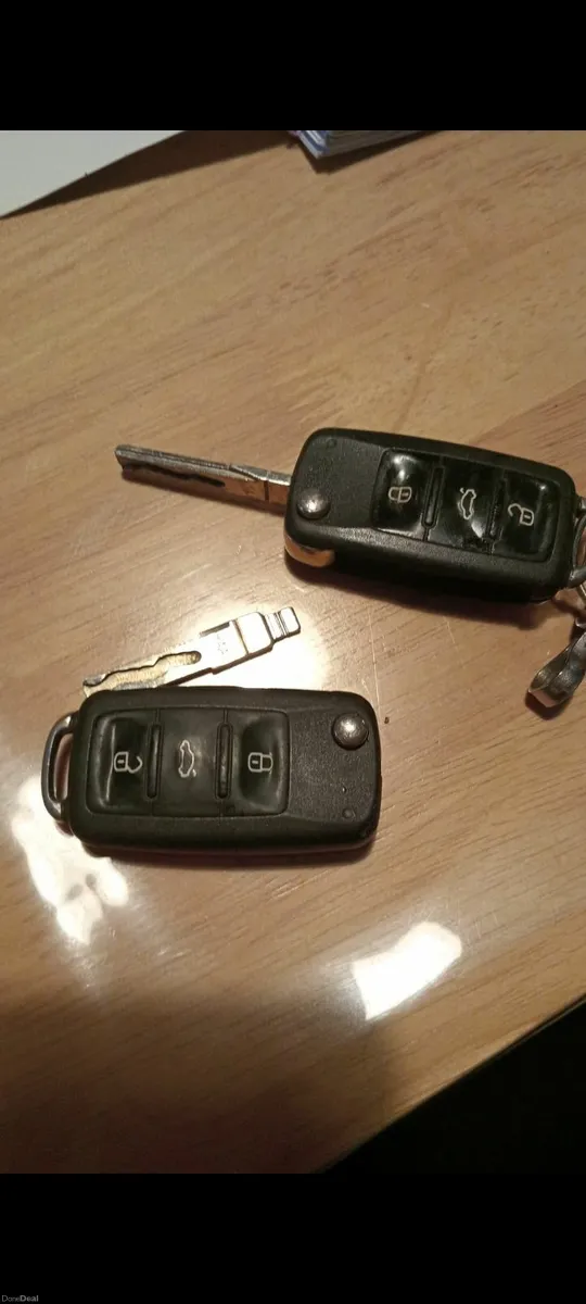 Volkswagen Golf 2010 - Image 2