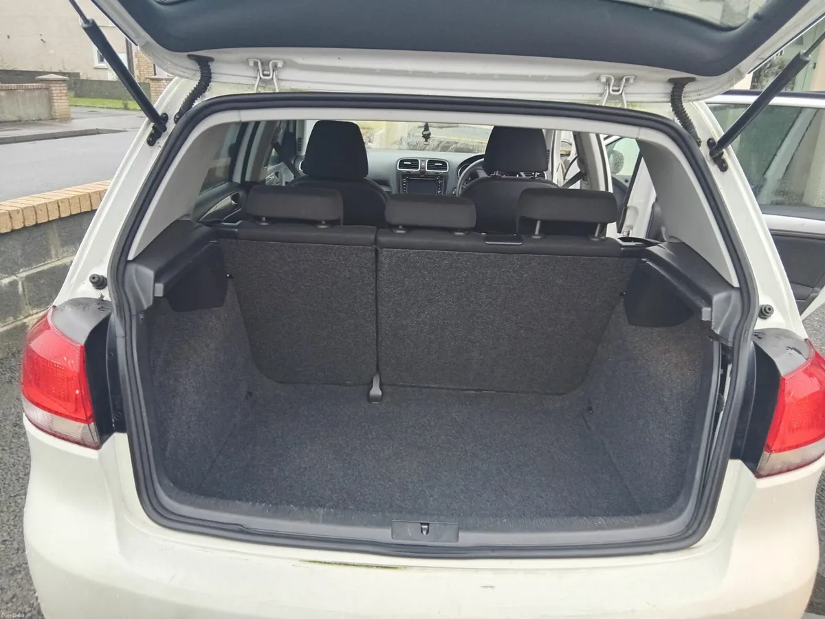 Volkswagen Golf 2010 - Image 3
