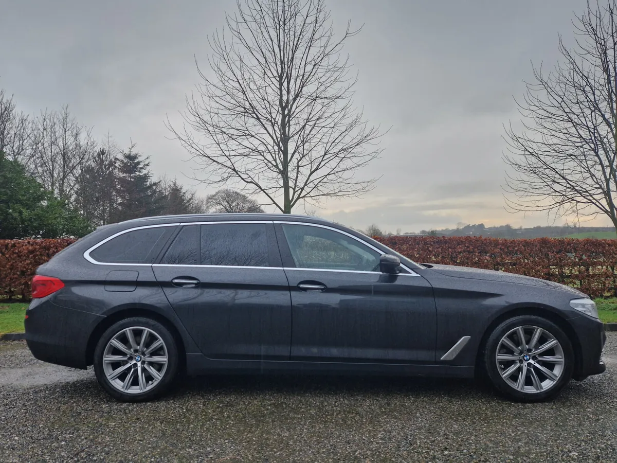 BMW 520, AUTO ,TOURING,LOW KMS, WARRANTY & FINANCE - Image 4