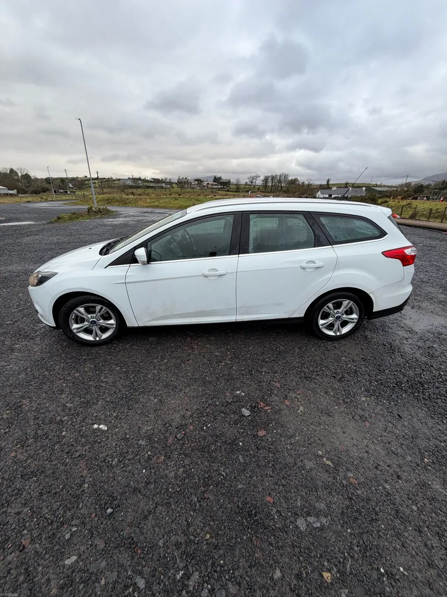 2014 Ford Focus Estate 1.6 Zetec-S - Image 3