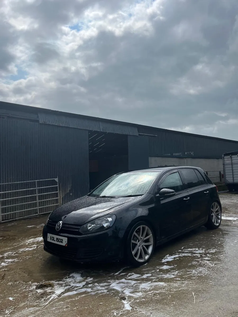 Volkswagen Golf 2011 - Image 1