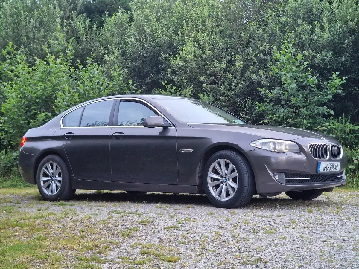 BMW 5-Series 2011 - Image 3