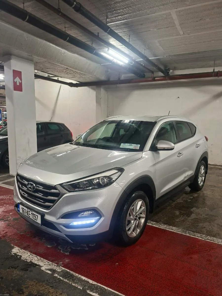 HYUNDAI TUCSON 2016 LOW KM 1 OWNER - Image 1