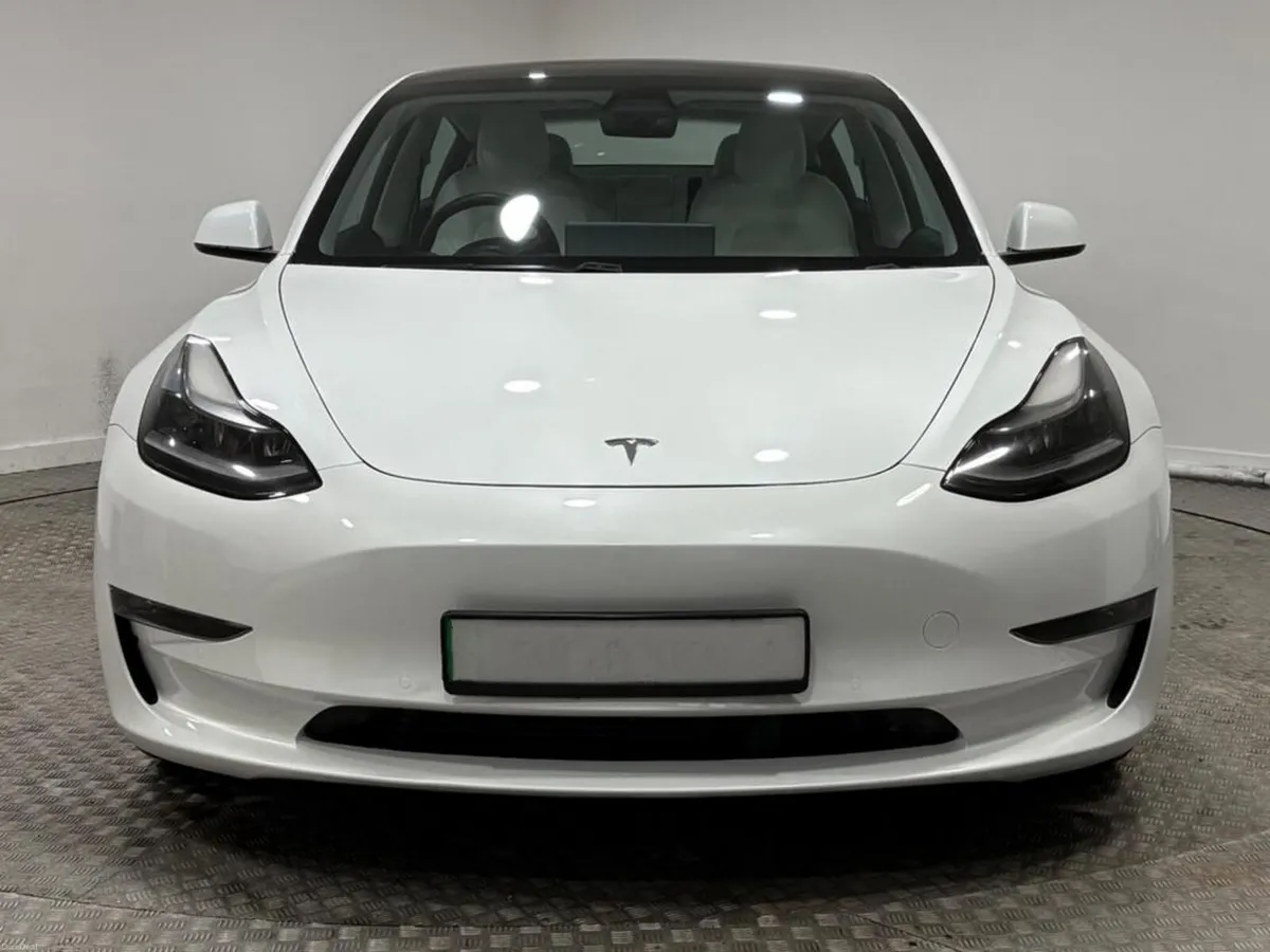 221 Tesla Model 3 RWD White Interior - Image 2