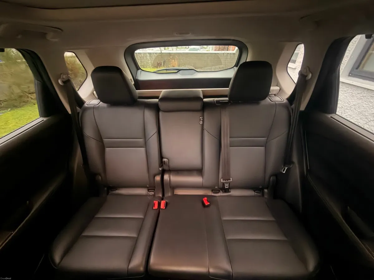 Nissan X-Trail 24 E-POWER SVE PETROL HYBRID AUTO - Image 3