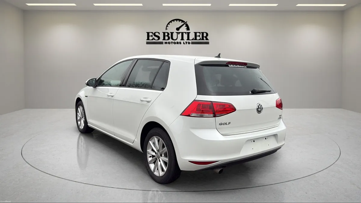 2015 VW Golf 1.2L AUTO/LOUNGE MODEL ONLY 43,250 KM - Image 3