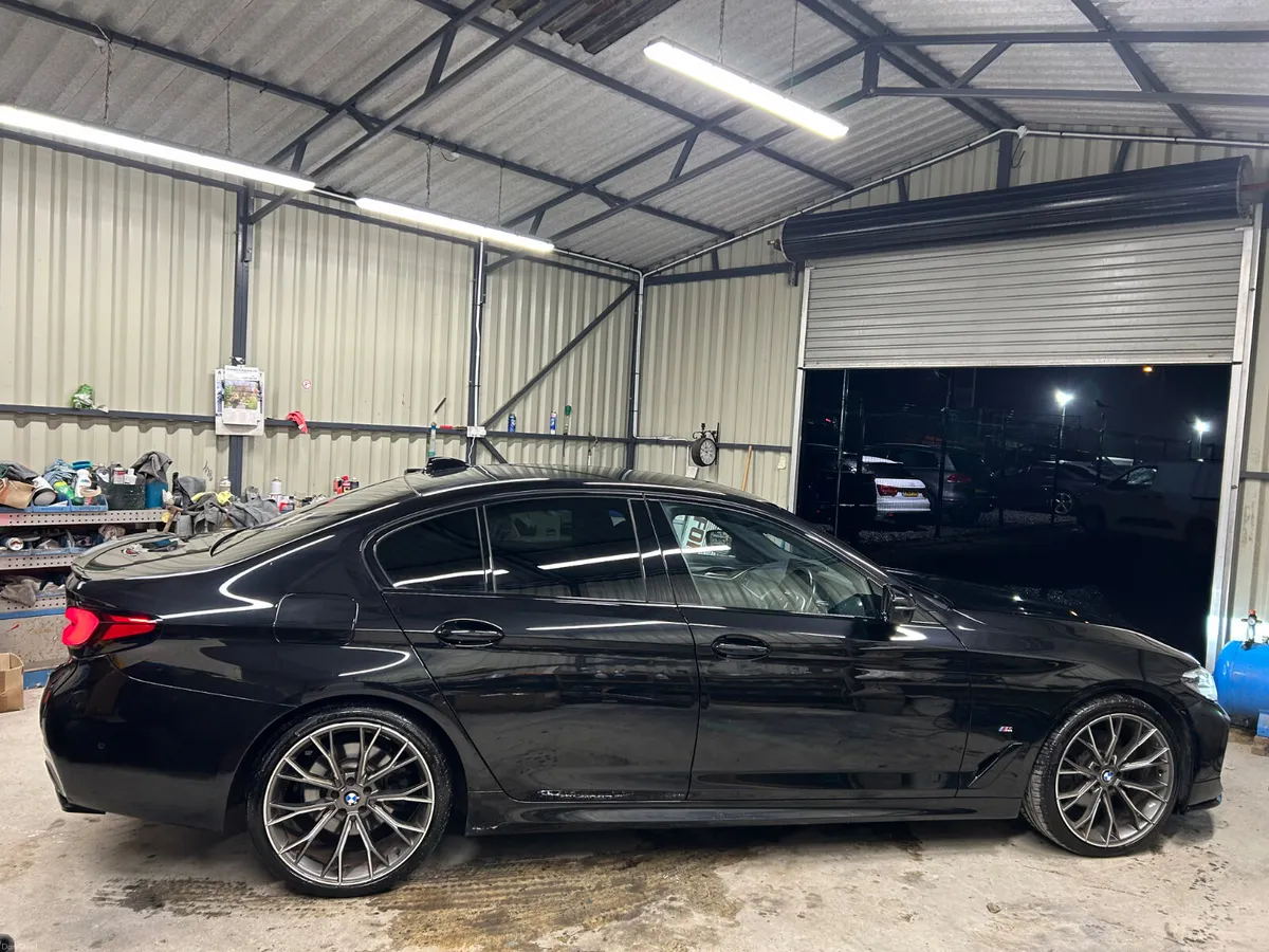 2022 BMW 520D MHT LCI M SPORT VRT INCUDED - Image 2