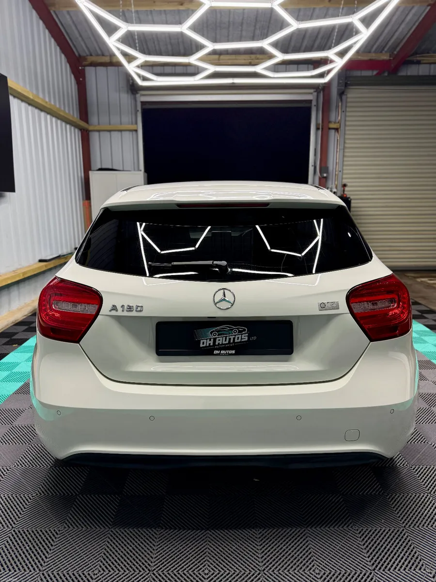 2015 Mercedes A180 style plus  - Automatic - Image 4