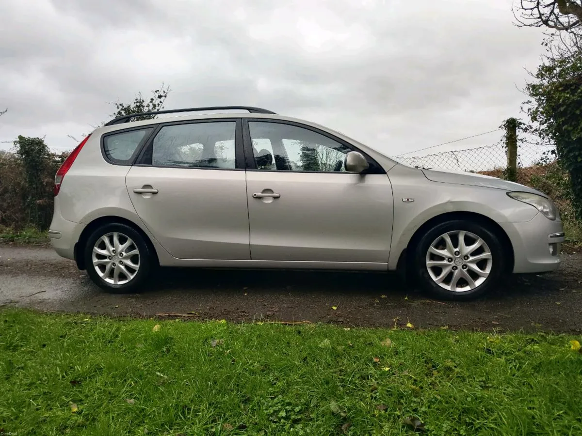 Hyundai i30 CW - Image 2