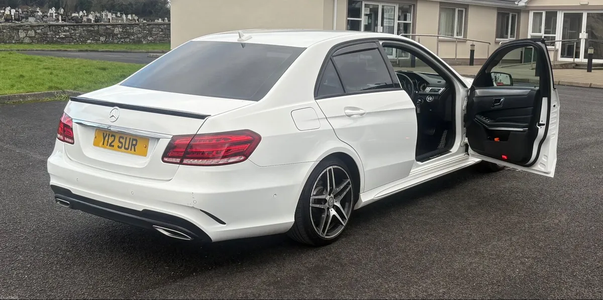 Mercedes-Benz E-Class 2015 - Image 4