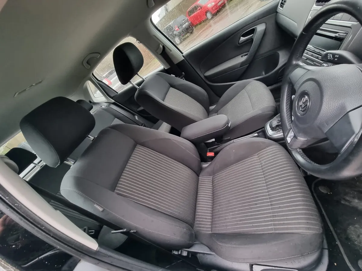 Volkswagen Polo 2013 automatic €6990 - Image 4
