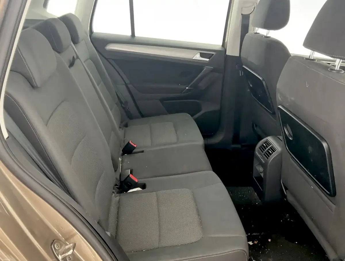 💥2016 VW GOLF SV 1.6TDI 🔥VERY LOW MILEAGE - Image 4