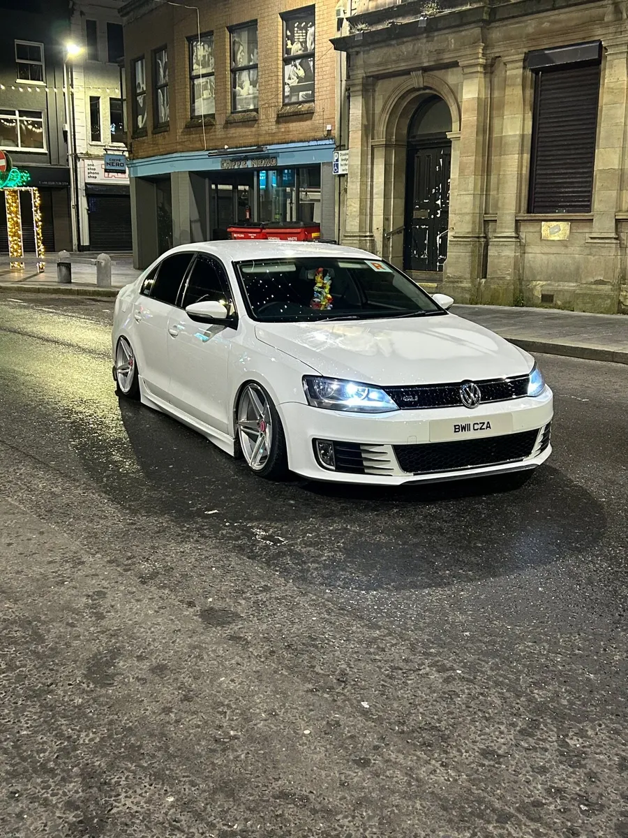 Volkswagen Jetta 2011 - Image 1