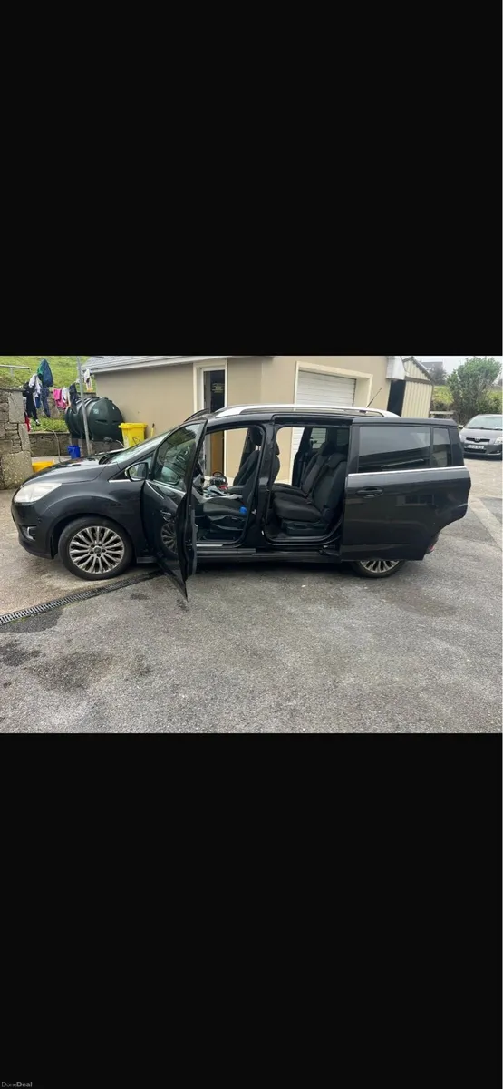 Black ford cmax titanium 7 seater - Image 1