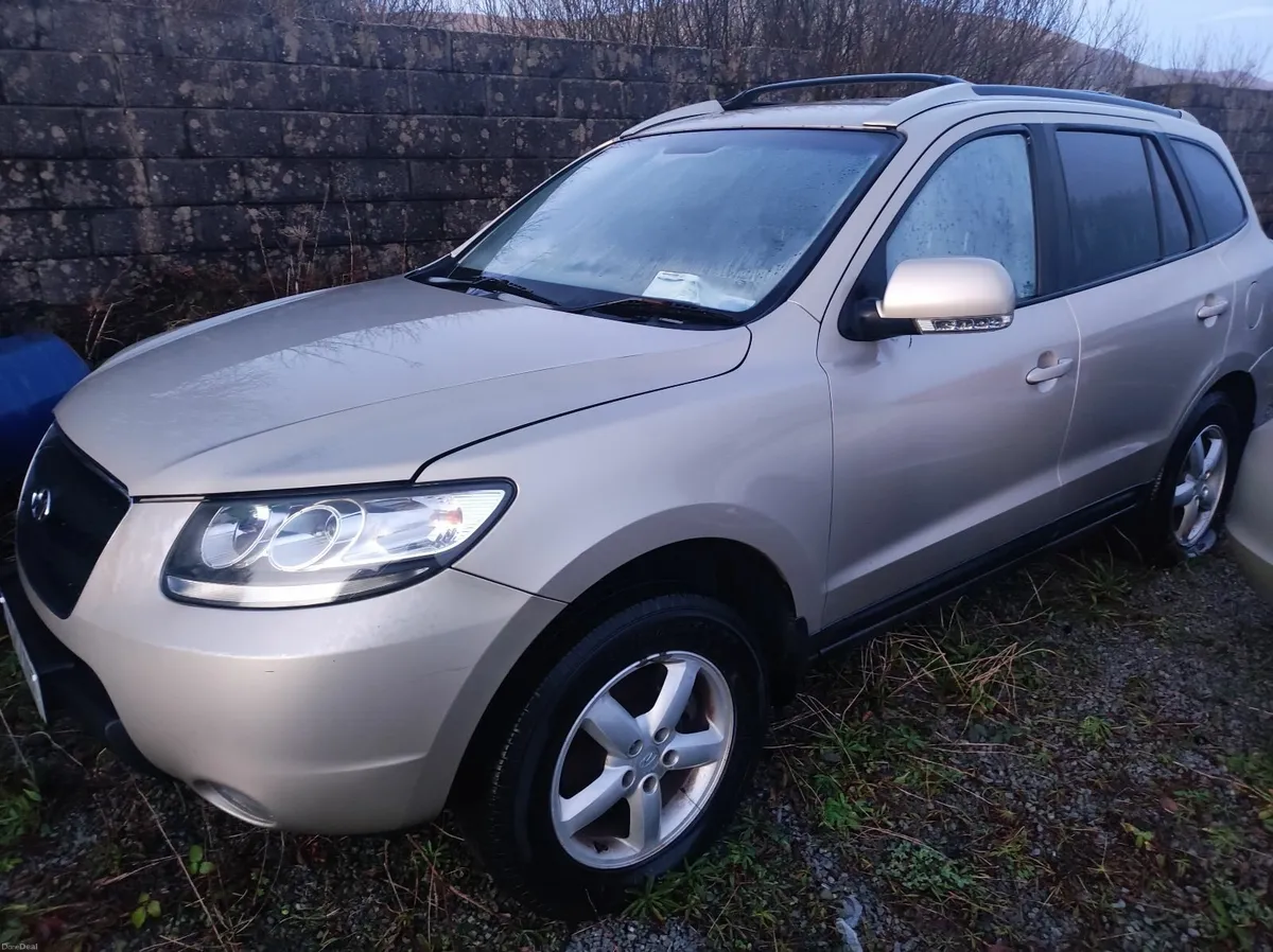 Hyundai Santa Fe 2010 - Image 2