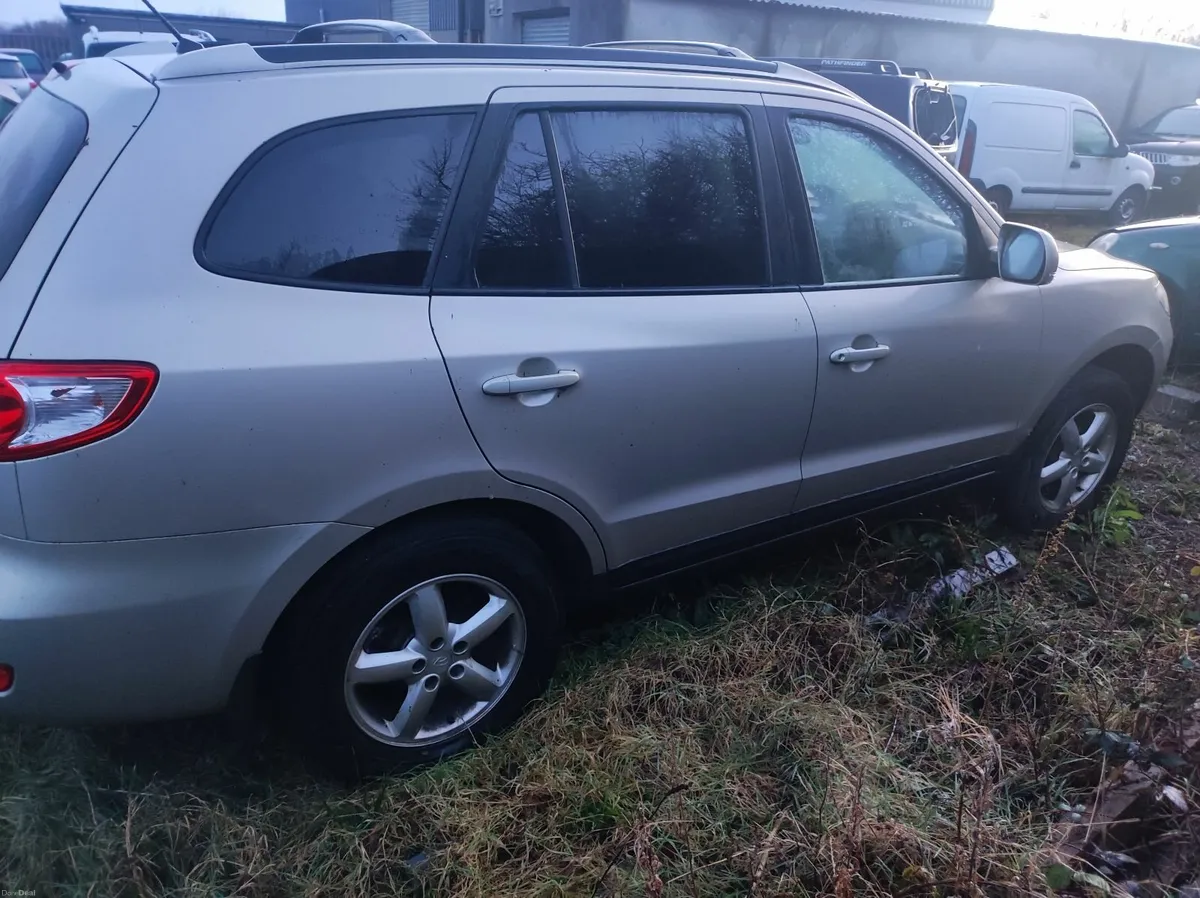 Hyundai Santa Fe 2010 - Image 4