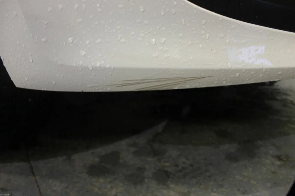 Volkswagen Polo 1.2 TSI 5DR 90HP Comfortline DSG - - Image 3