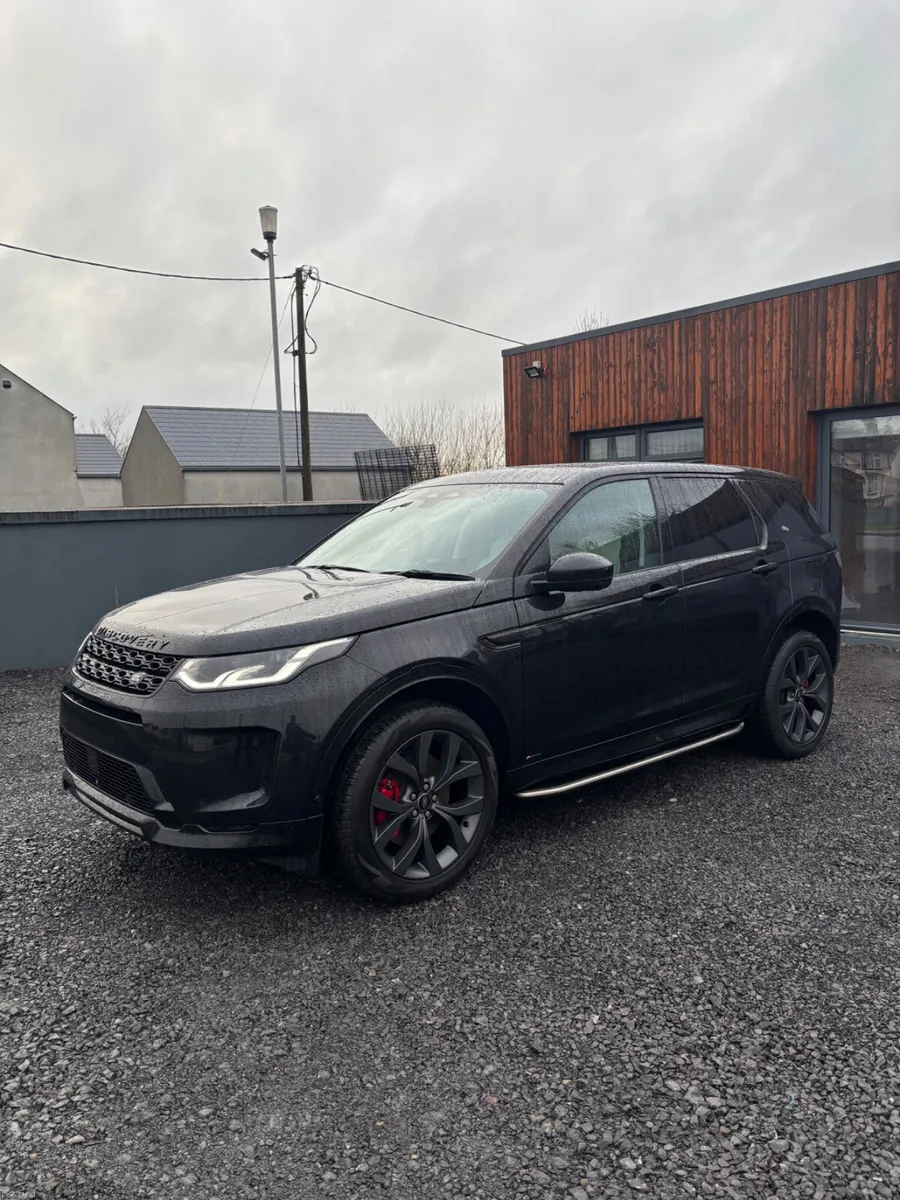 Land Rover Discovery 2022 - Image 1