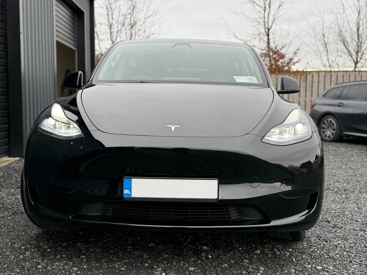221 Tesla Model Y Long Range - Image 4