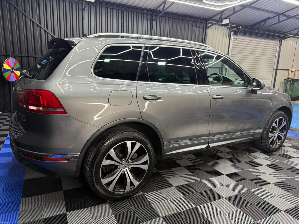 Volkswagen Touareg 2015 - Image 3