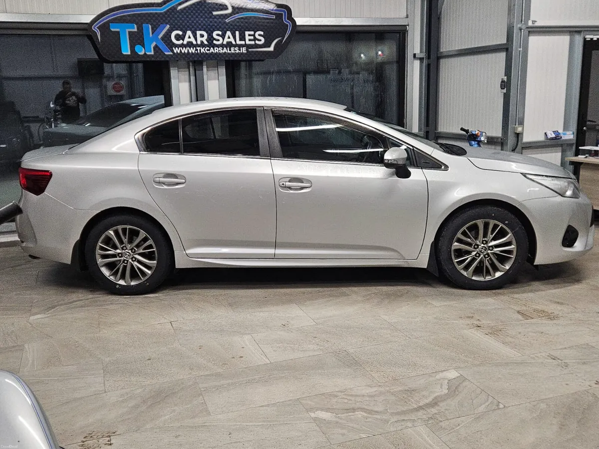 18 TOYOTA AVENSIS BUSINESS EDITION  D4D - Image 2