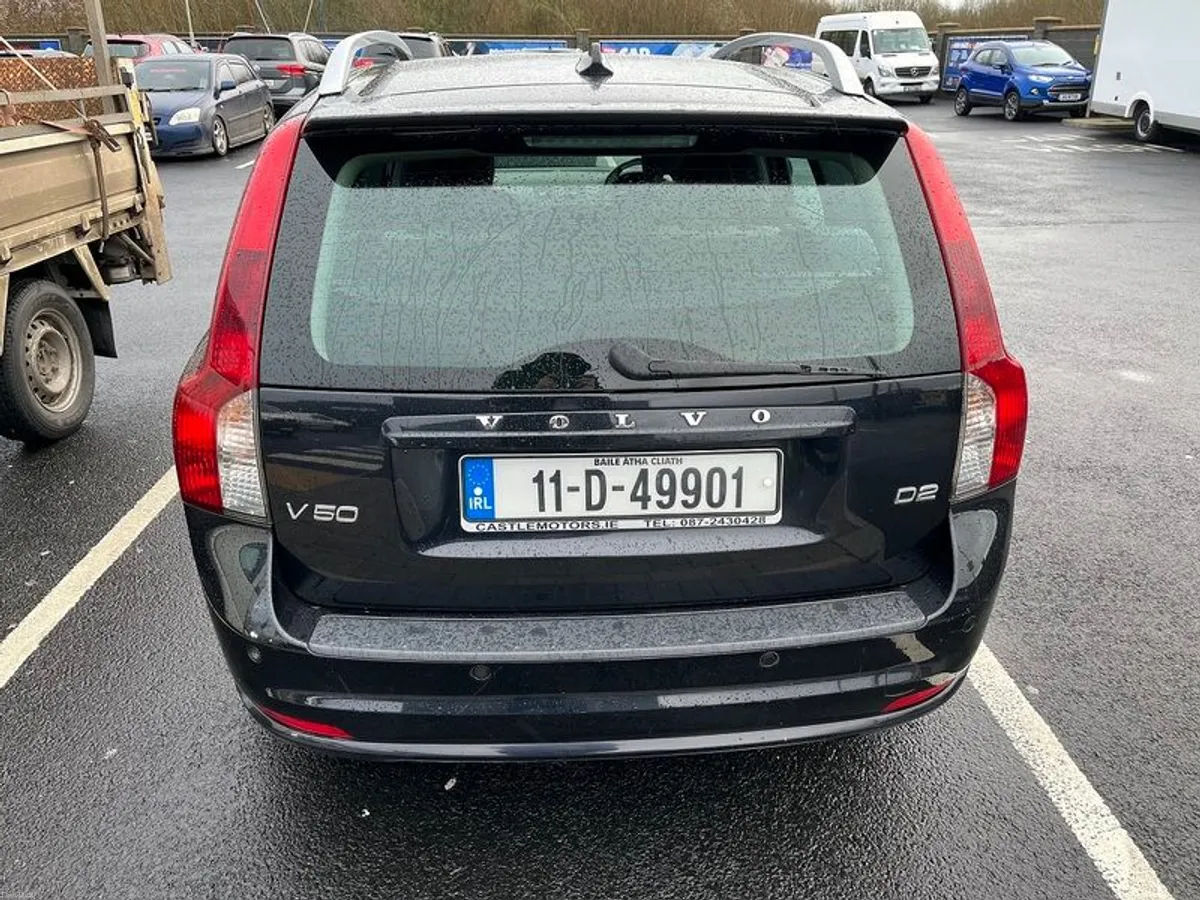 2011 Volvo V50 R-Design - Image 2