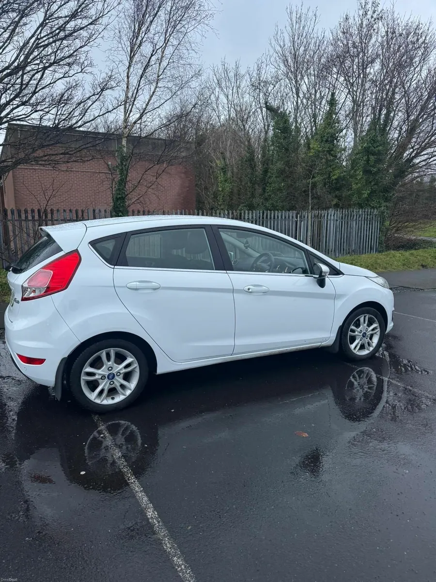 Ford Fiesta 2014 - Image 1