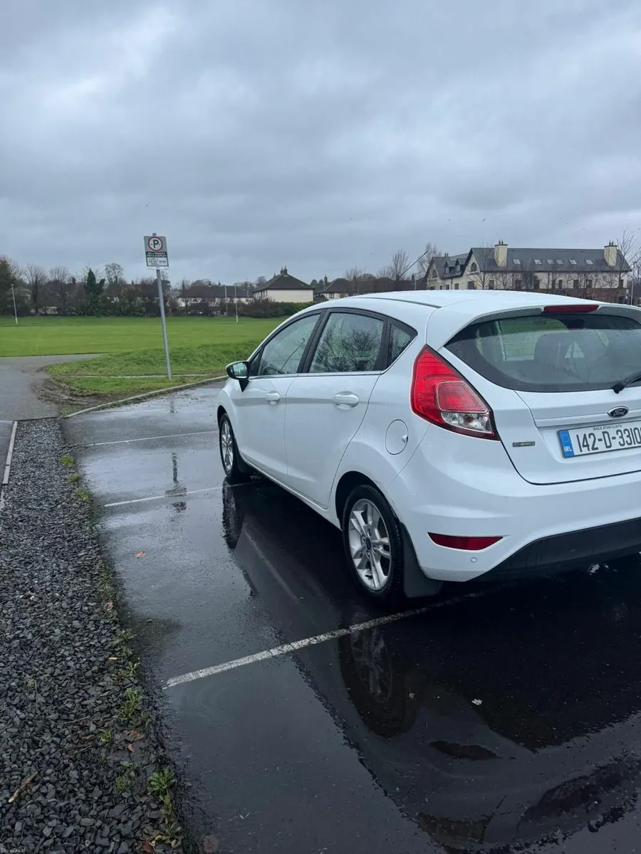 Ford Fiesta 2014 - Image 2
