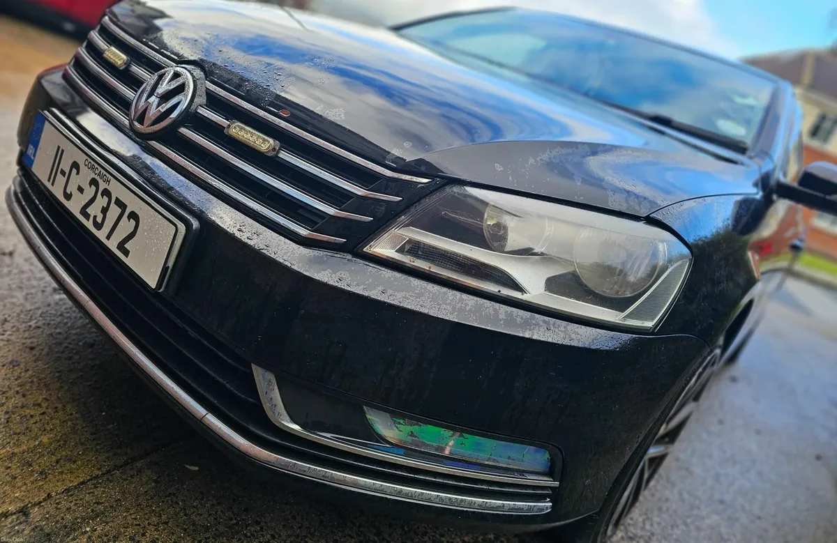 Volkswagen Passat 2011 - Image 4