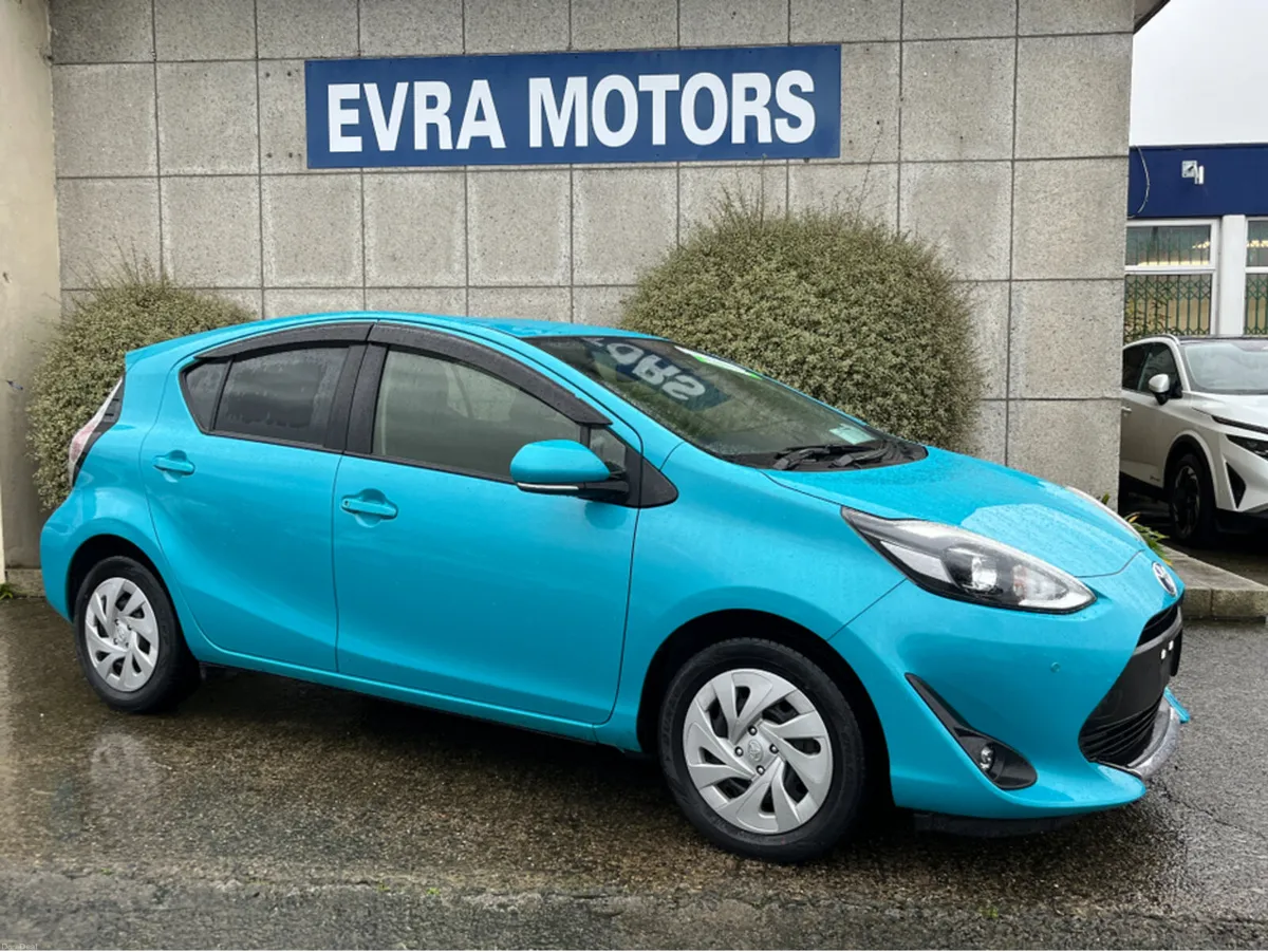 Toyota Aqua G AUTOMATIC HYBRID 1.5 PETROL //KEYLES - Image 3