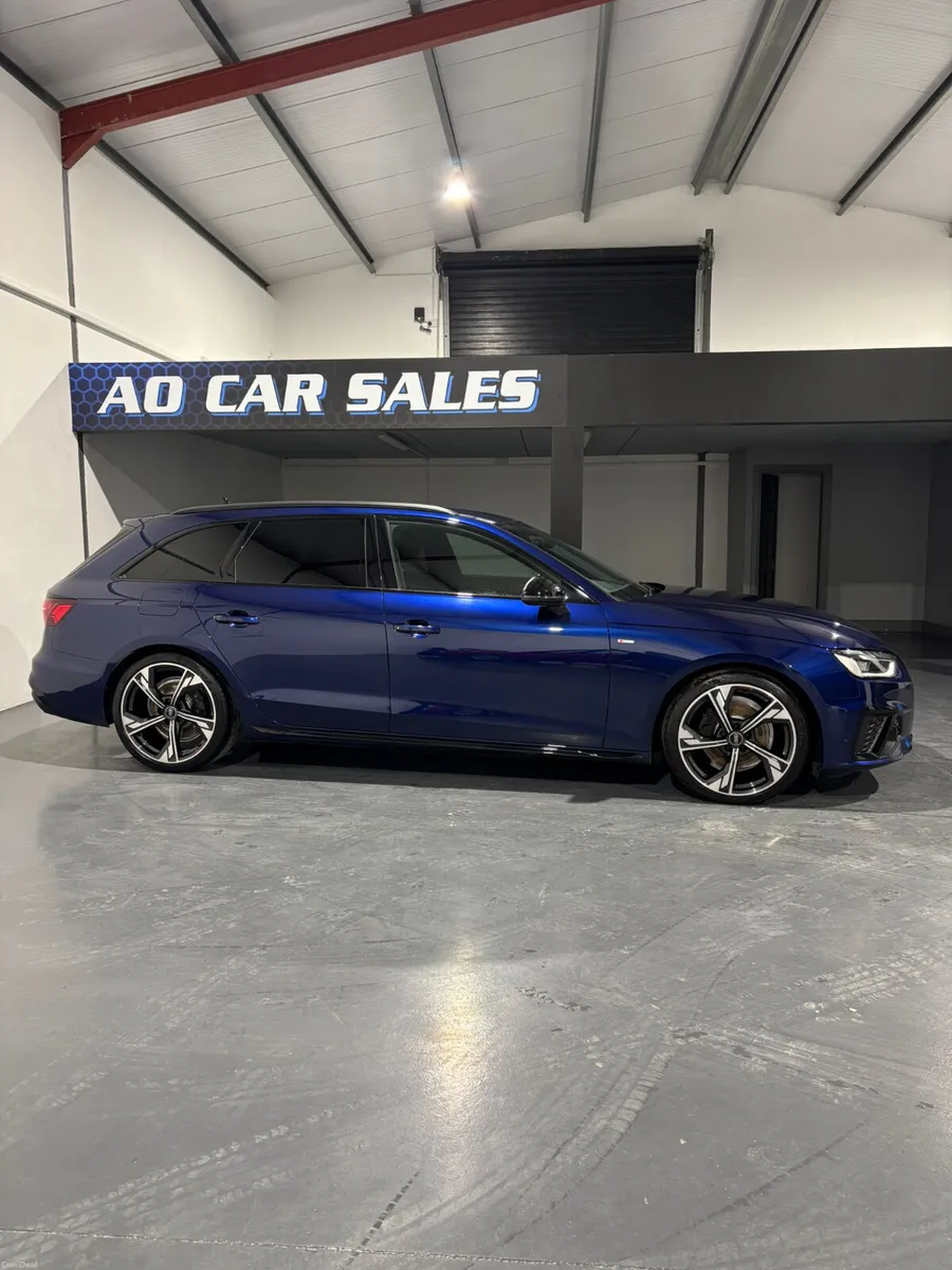 Audi A4 2021 2.0 tdi black edition - Image 3